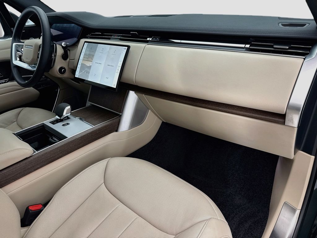 Thumbnail: 2024 Land Rover Range Rover - 16