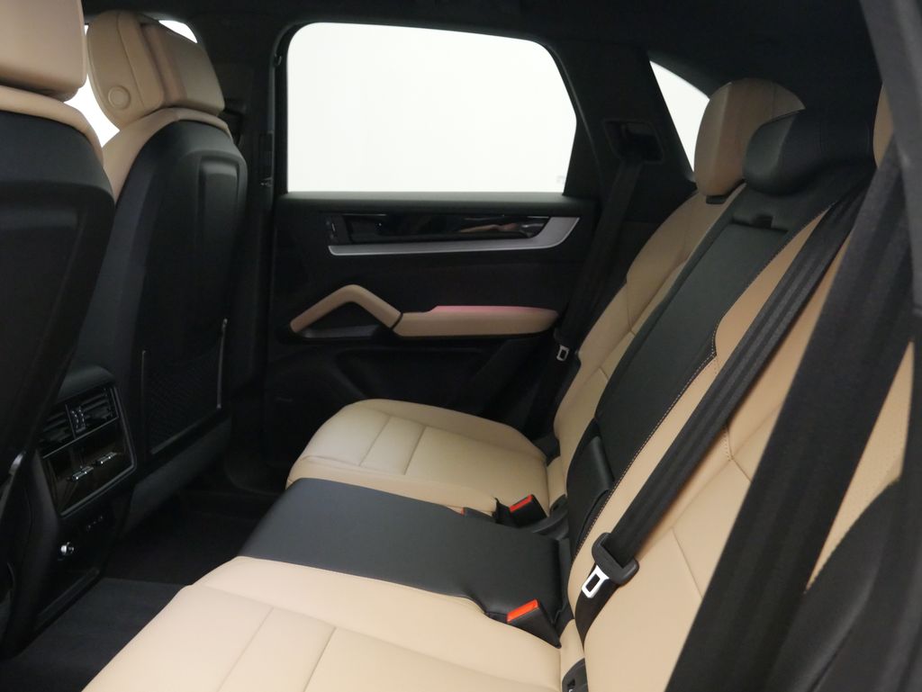 Thumbnail: 2026 Porsche Cayenne - 23