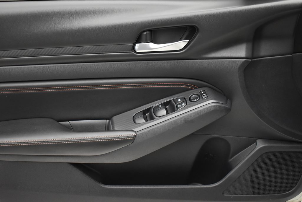 Thumbnail: 2020 Nissan Altima - 11