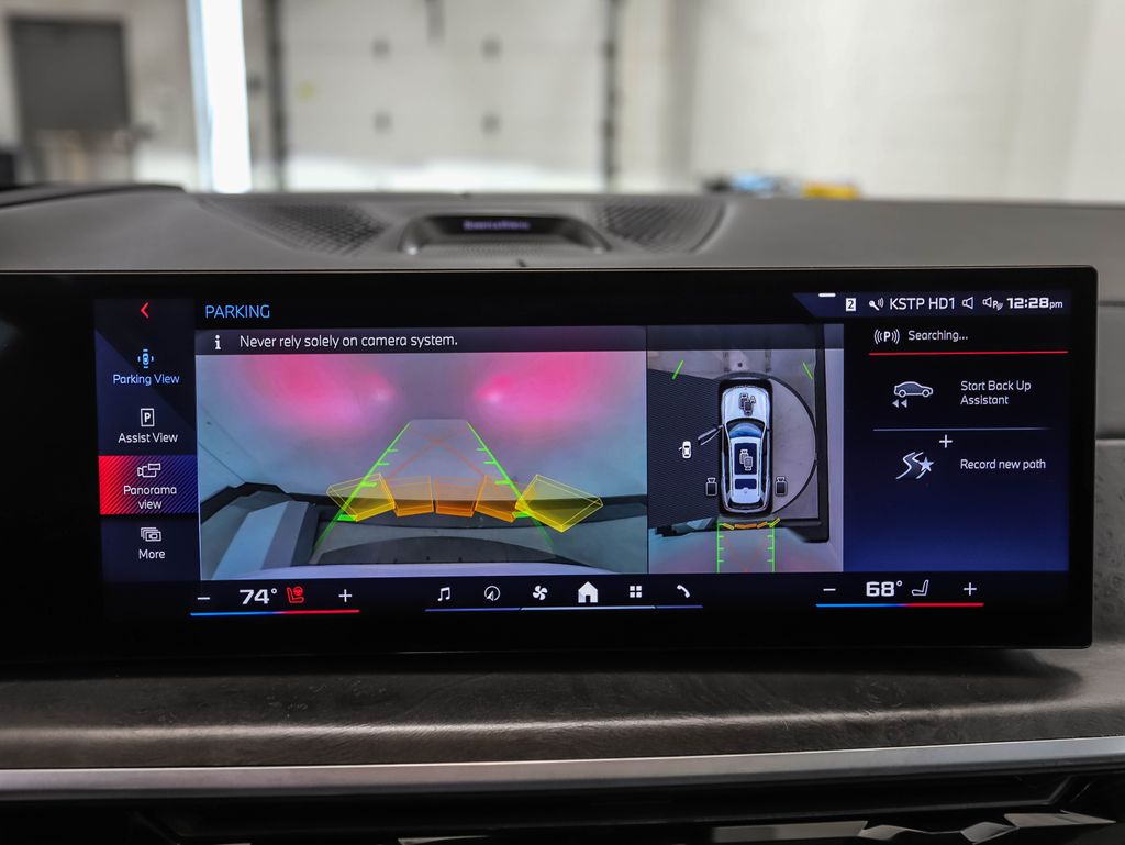 Thumbnail: 2024 BMW X7 - 19