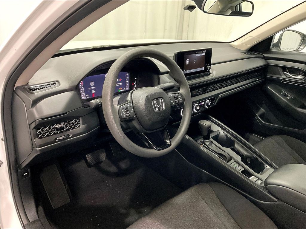 2025 Honda Accord — photo 8
