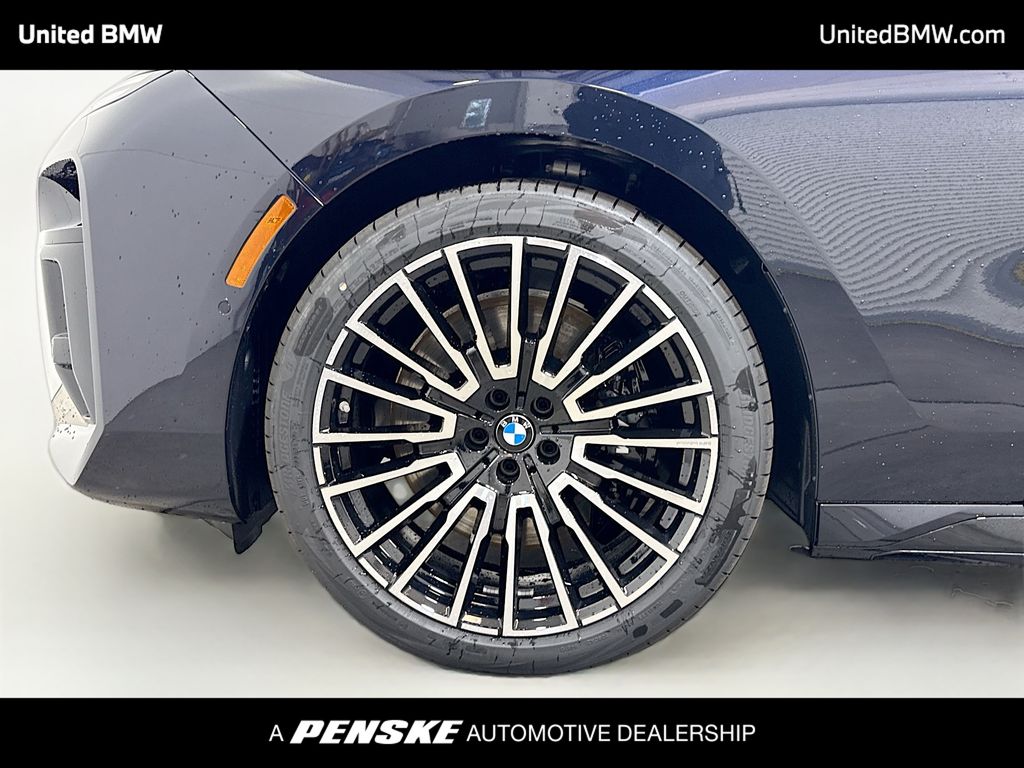 Thumbnail: 2026 BMW 7 Series - 2