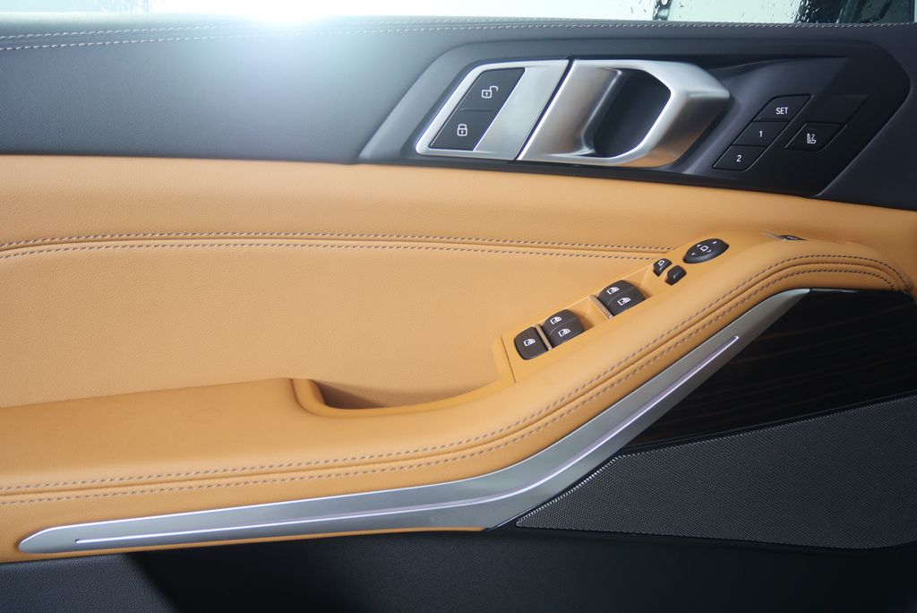 Thumbnail: 2026 BMW X5 - 8