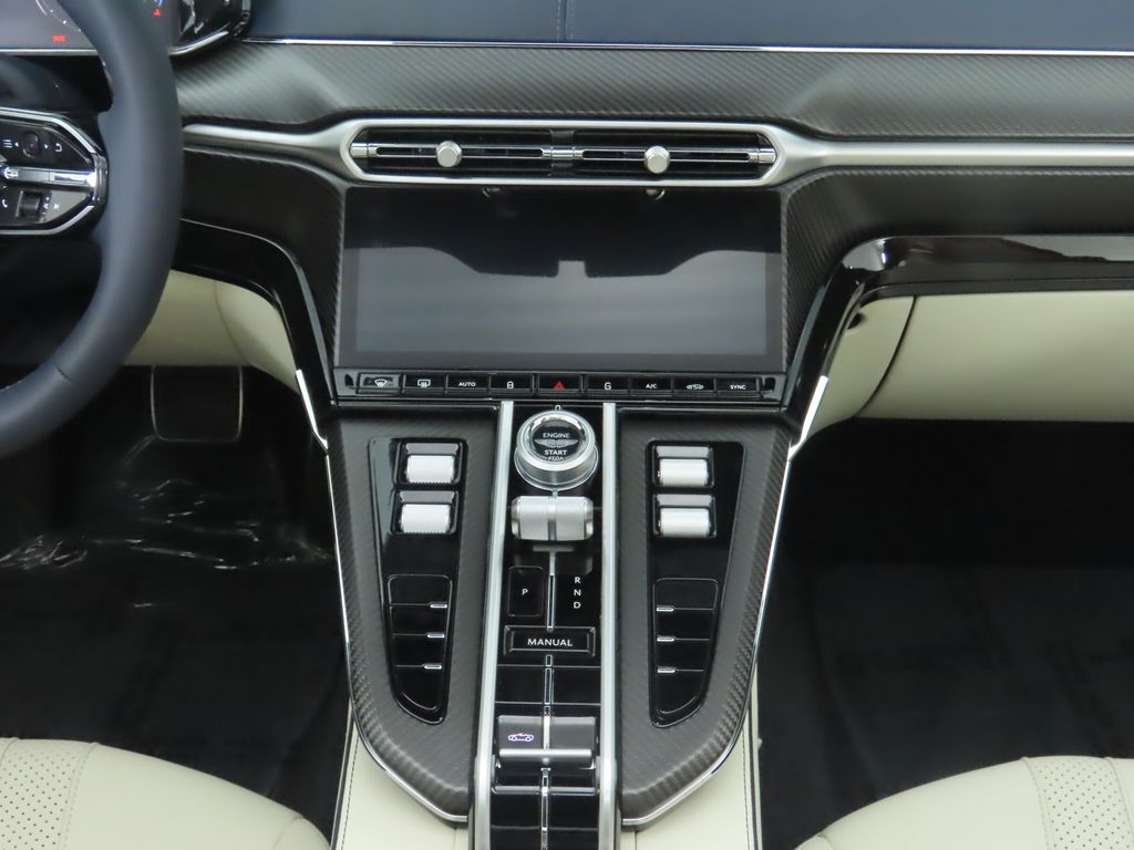 Thumbnail: 2026 Aston Martin Vantage - 22