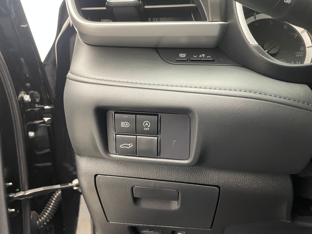 Thumbnail: 2024 Toyota Highlander - 20