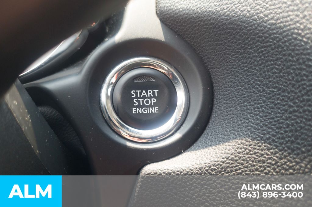 Used 2024 Blue Mitsubishi 2.0 SE image 15