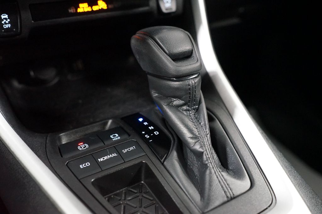 Thumbnail: 2024 Toyota RAV4 - 21