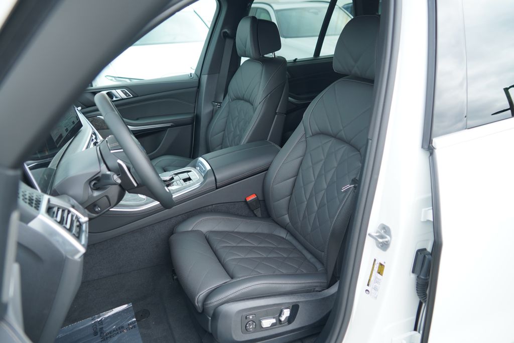 Thumbnail: 2026 BMW X5 - 9