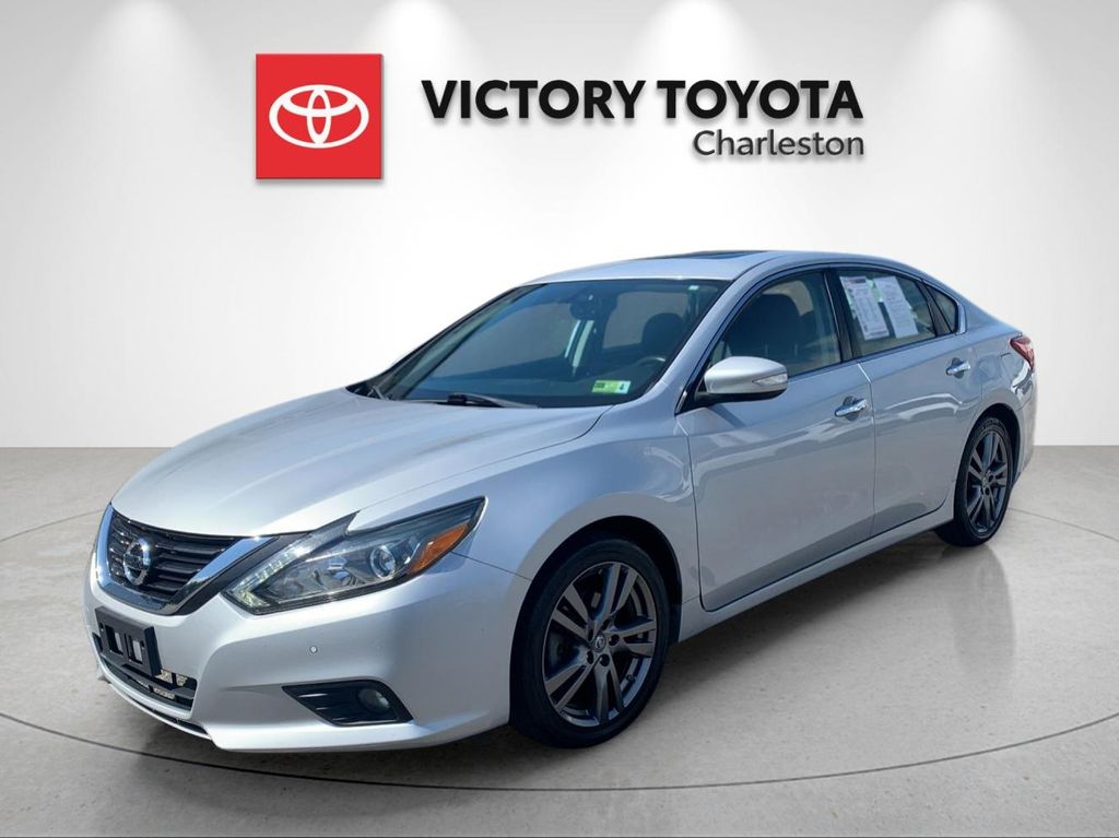 Brilliant Silver 2018 Nissan Altima 3.5 SL Sedan Front-Wheel Drive Continuously Variable Transmission