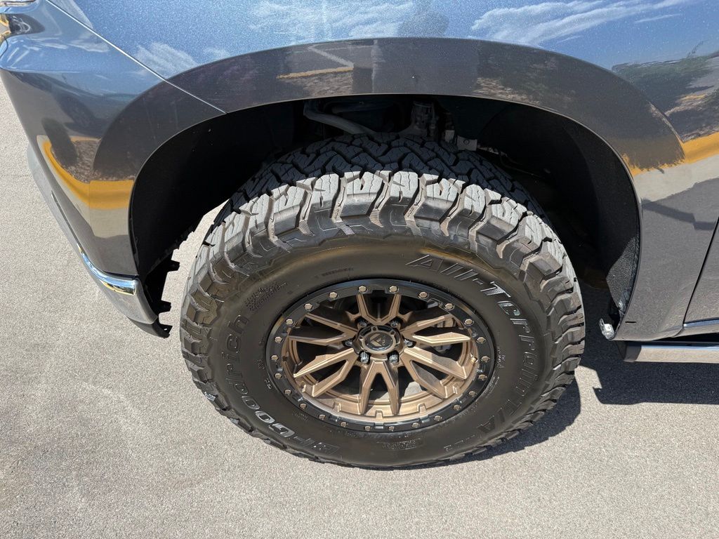 Thumbnail: 2021 Chevrolet Silverado 1500 - 10