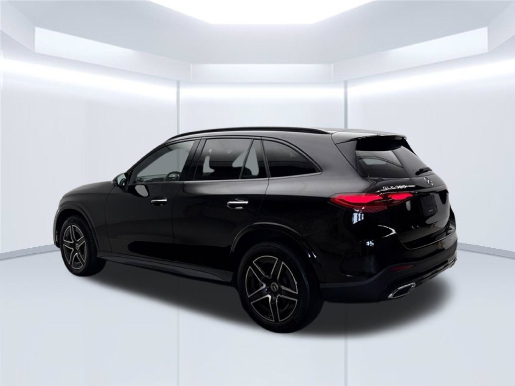 Thumbnail: 2023 Mercedes-Benz GLC - 3