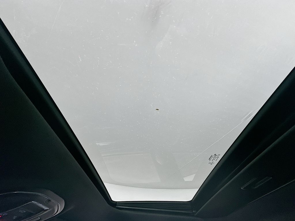 Used 2023 White Jeep Altitude image 21