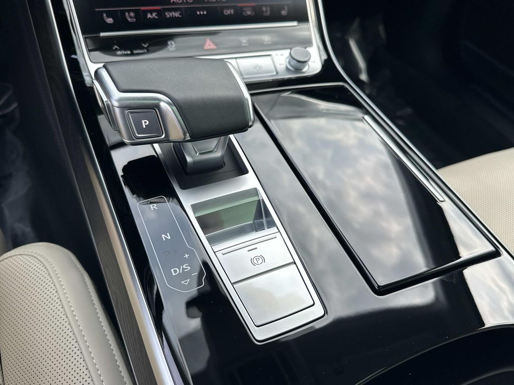 Thumbnail: 2025 Audi A8 - 26
