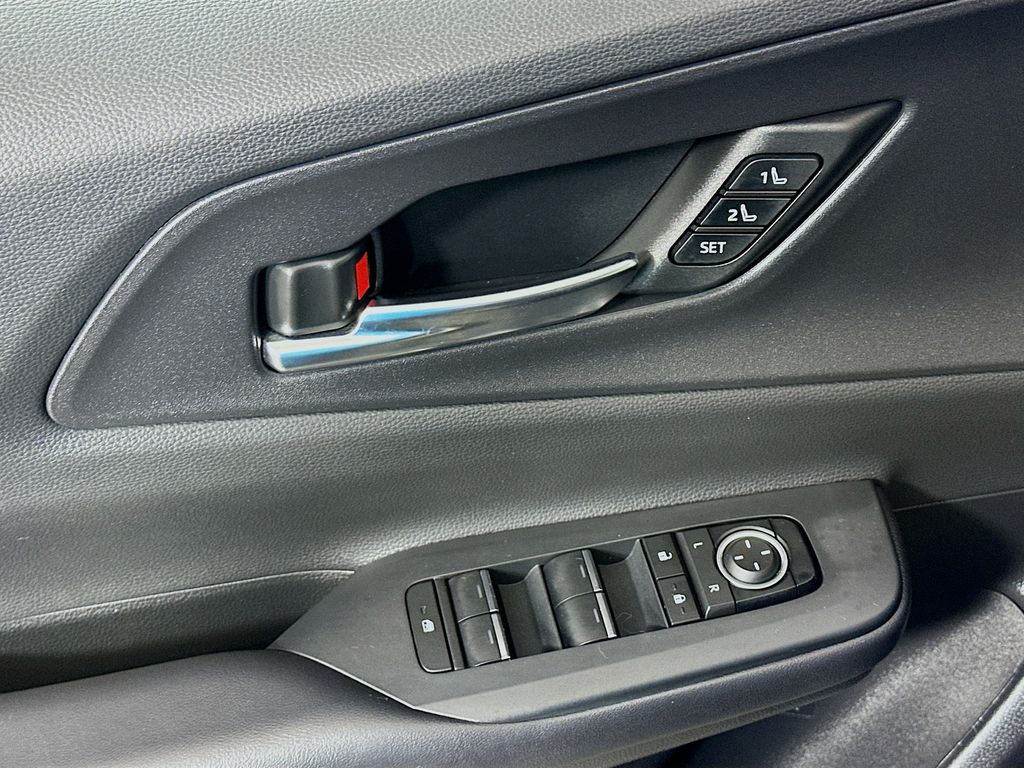 Thumbnail: 2024 Toyota Prius Prime - 17