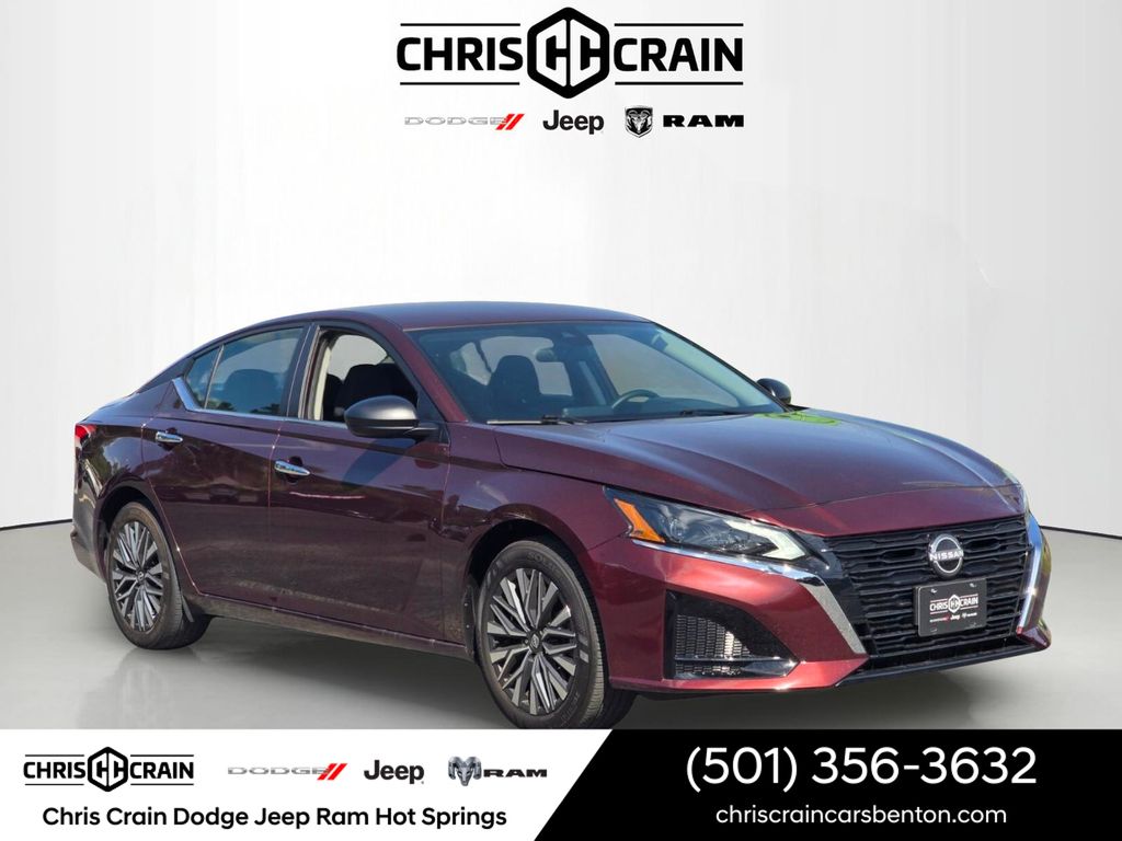 Garnet Pearl 2025 Nissan Altima 2.5 SV FWD Sedan Front-Wheel Drive Continuously Variable Transmission