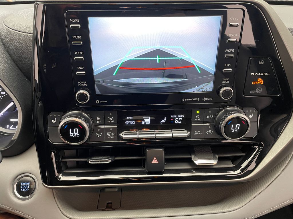 Thumbnail: 2021 Toyota Highlander - 26