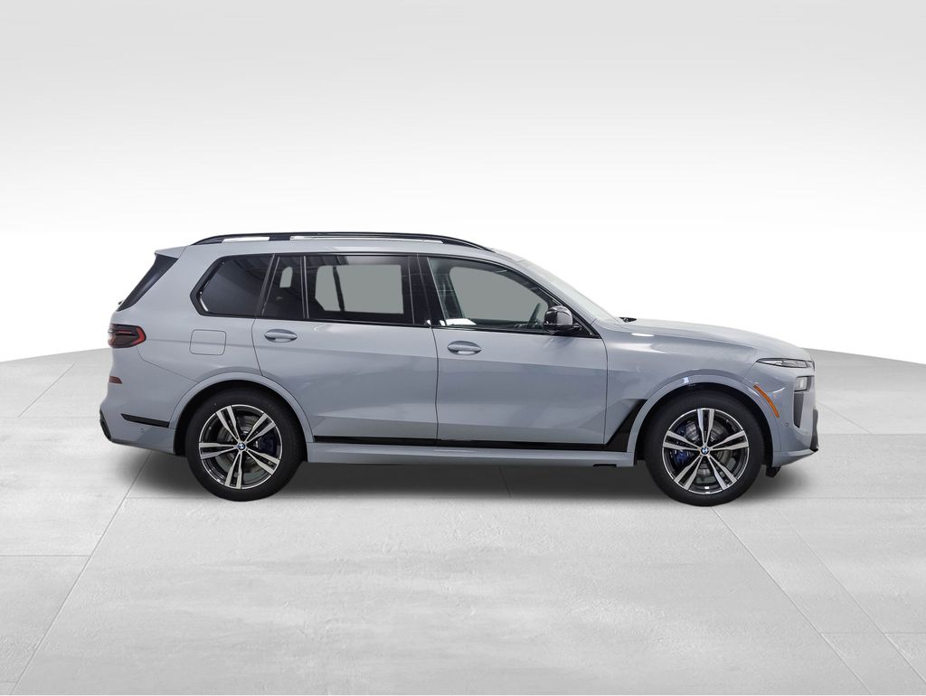 2025 BMW X7 M60i 6