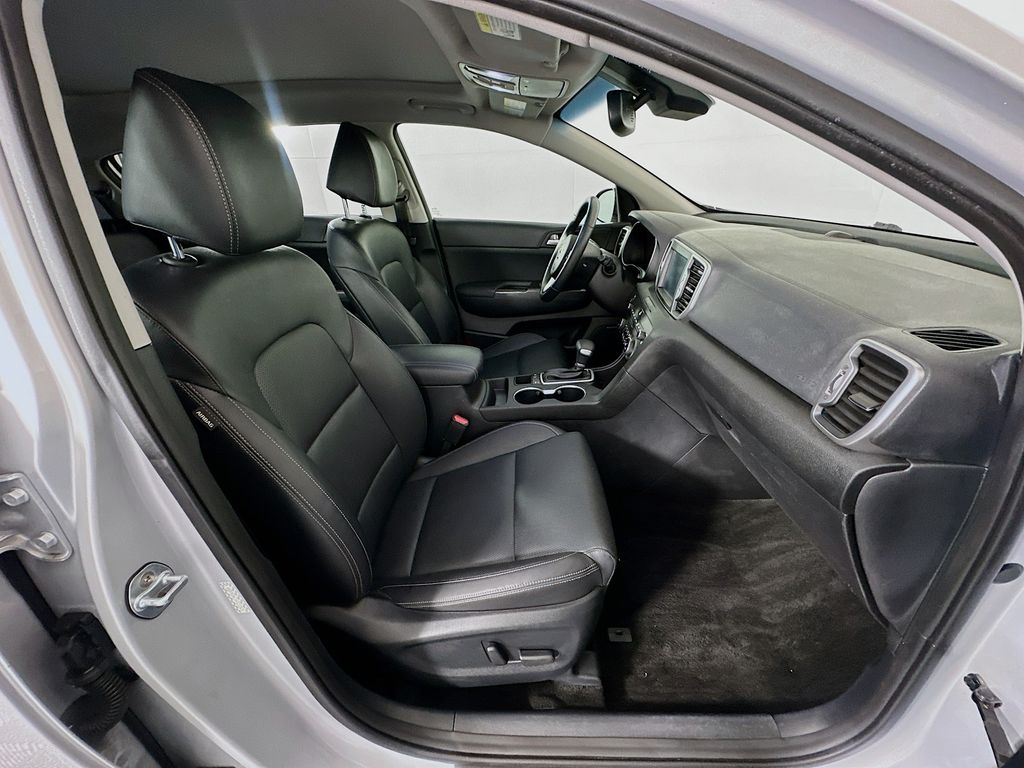 Thumbnail: 2017 Kia Sportage - 28