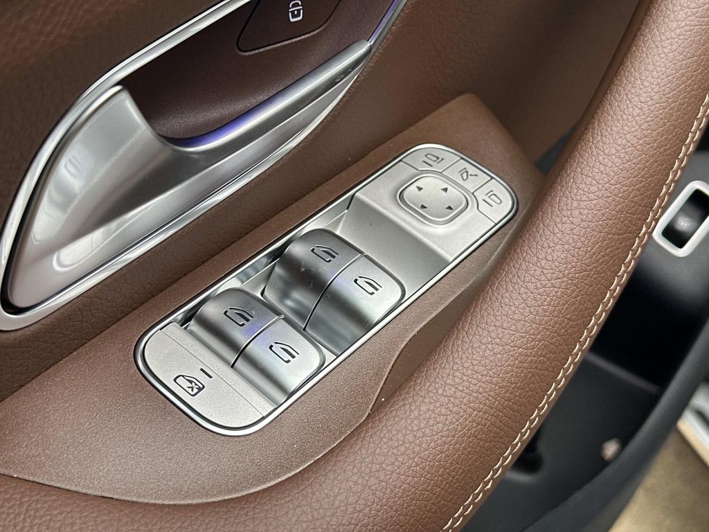 Thumbnail: 2026 Mercedes-Benz GLE - 18