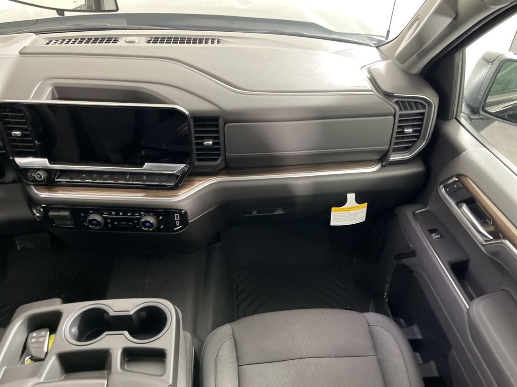 Thumbnail: 2026 Chevrolet Silverado 1500 - 15