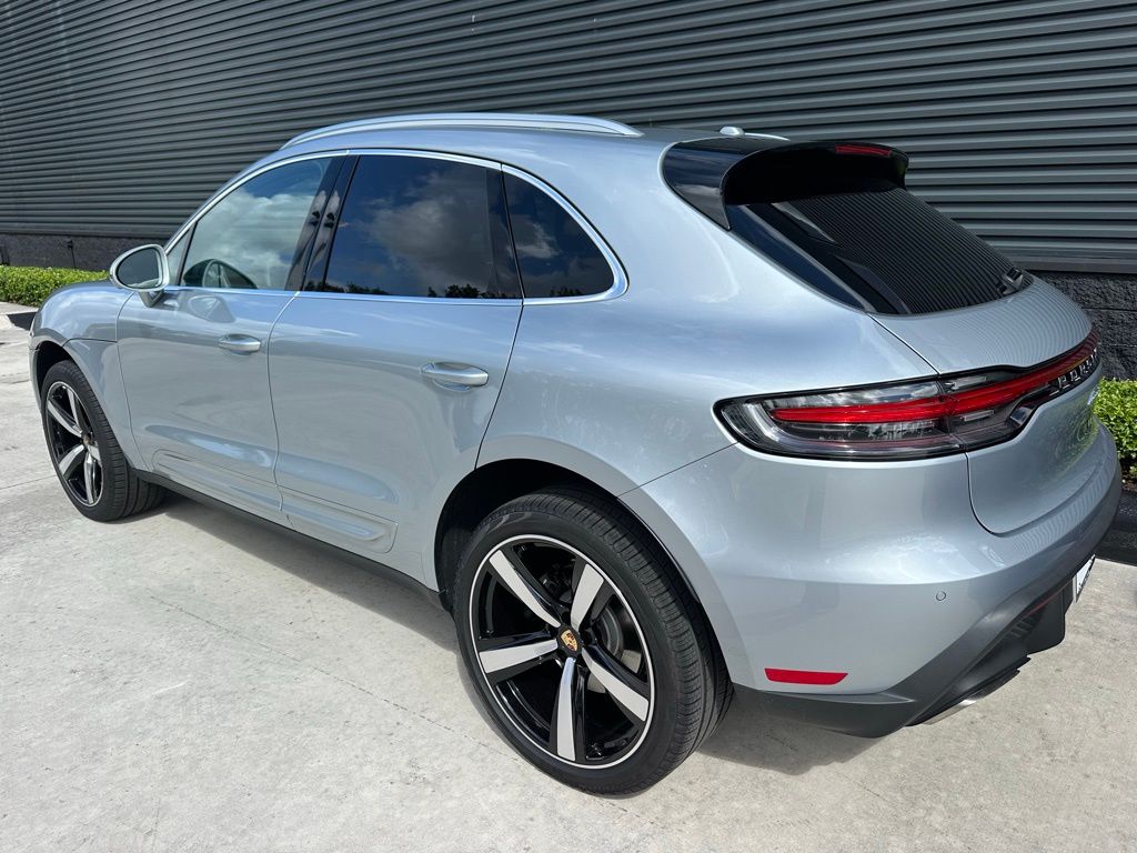 Thumbnail: 2026 Porsche Macan - 3