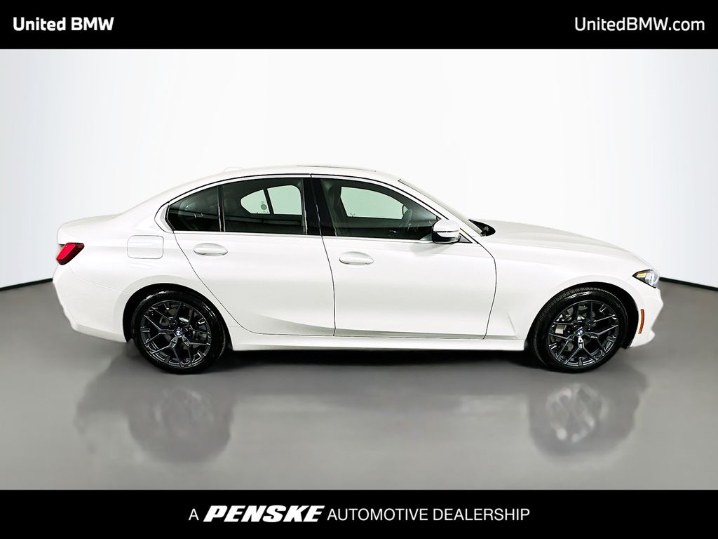 Thumbnail: 2025 BMW 3 Series - 4