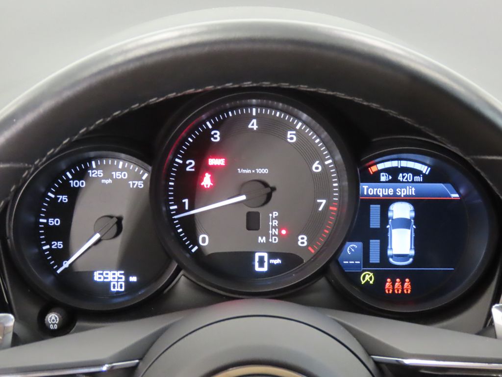 Thumbnail: 2024 Porsche Macan - 16