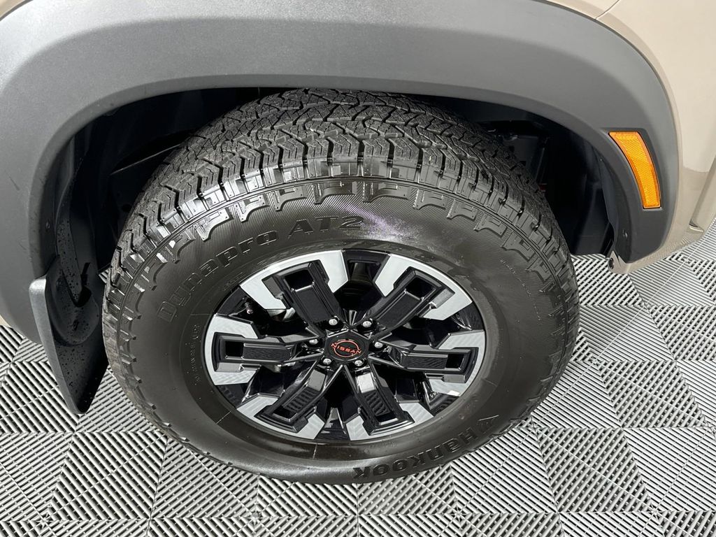 2024 Nissan Frontier PRO-4X 13