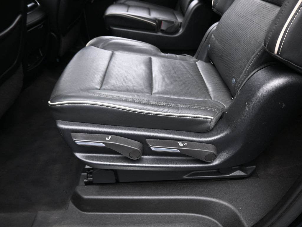 Used 2023 Black Raven Cadillac Premium image 39