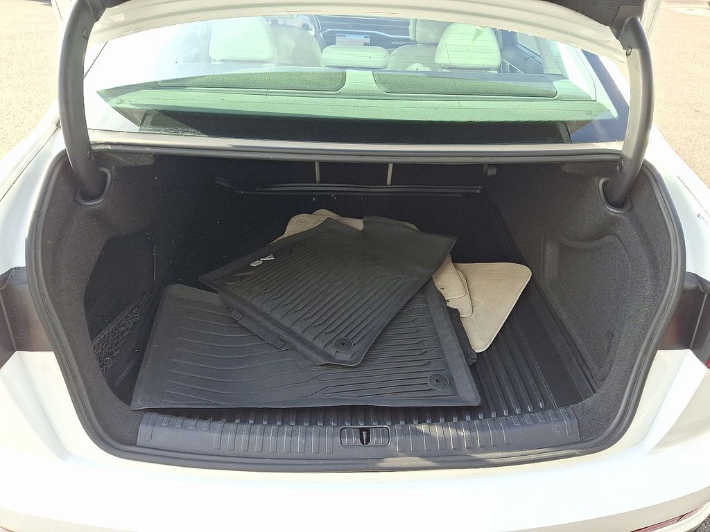 Thumbnail: 2019 Audi A6 - 28