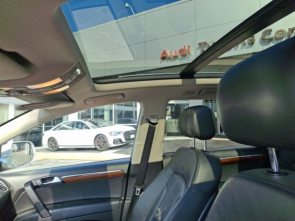 Thumbnail: 2011 Audi Q7 - 14