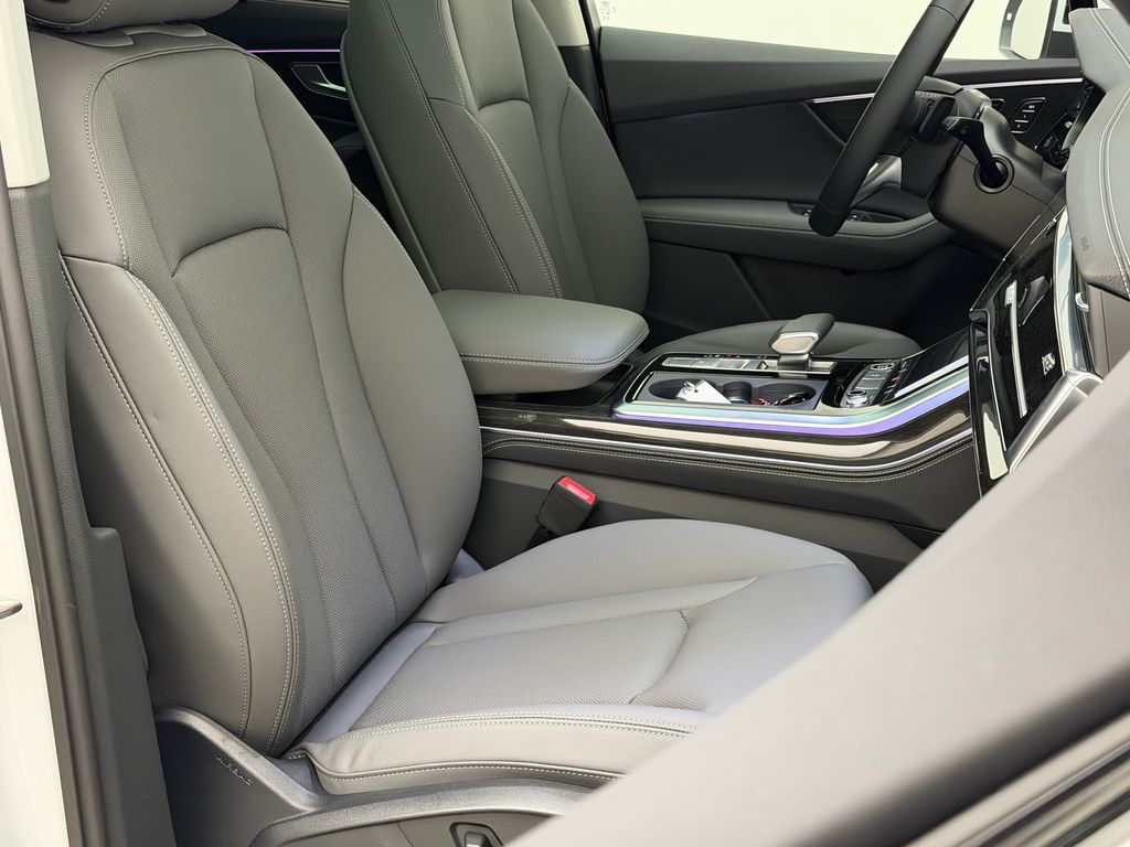 Thumbnail: 2026 Audi Q7 - 15