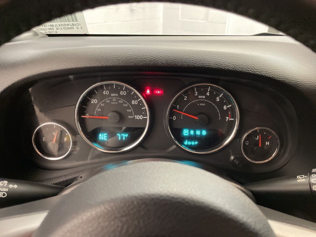 Used 2018 Black Jeep Unlimited Sahara image 13