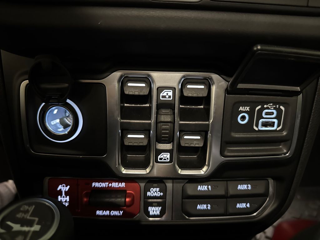 Certified Used 2025 White Jeep Rubicon image 27