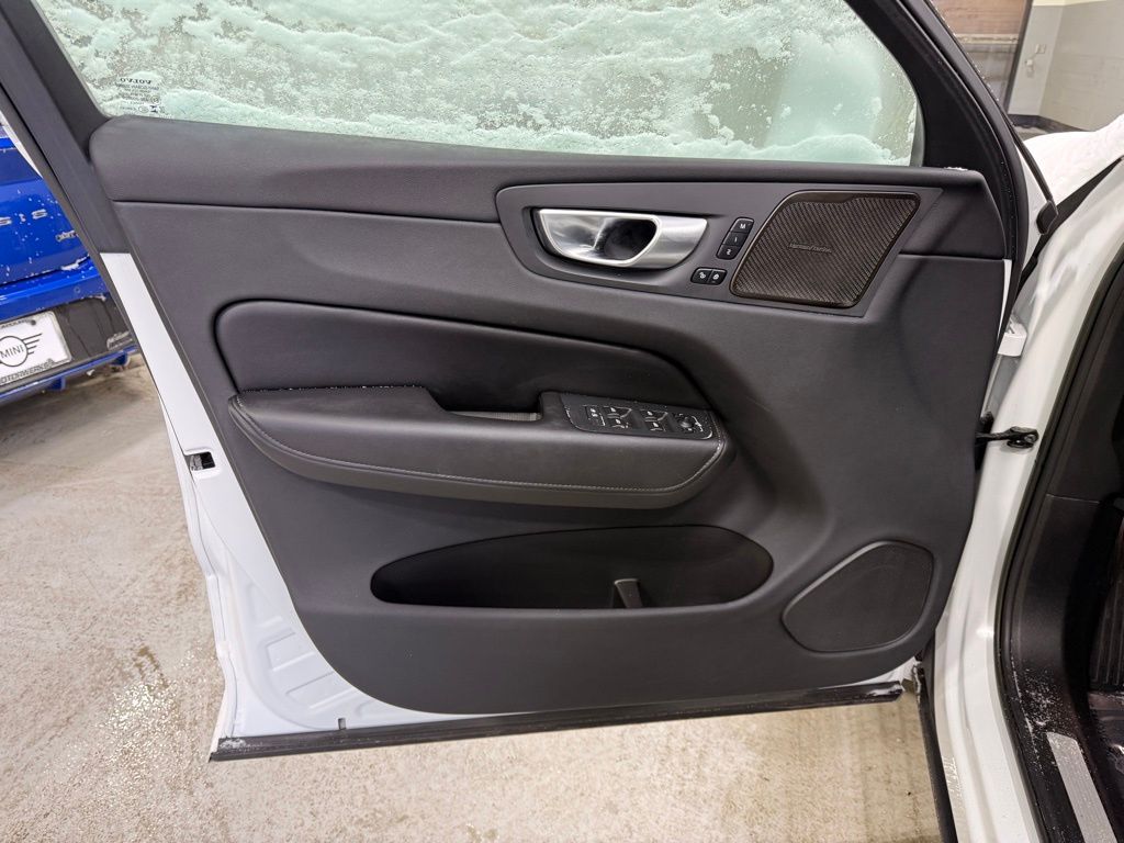 Thumbnail: 2023 Volvo XC60 - 10