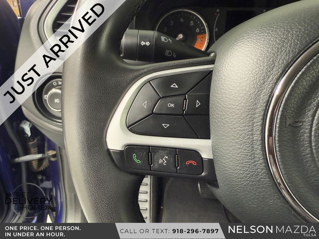 Used 2019 Blue Jeep Latitude image 22