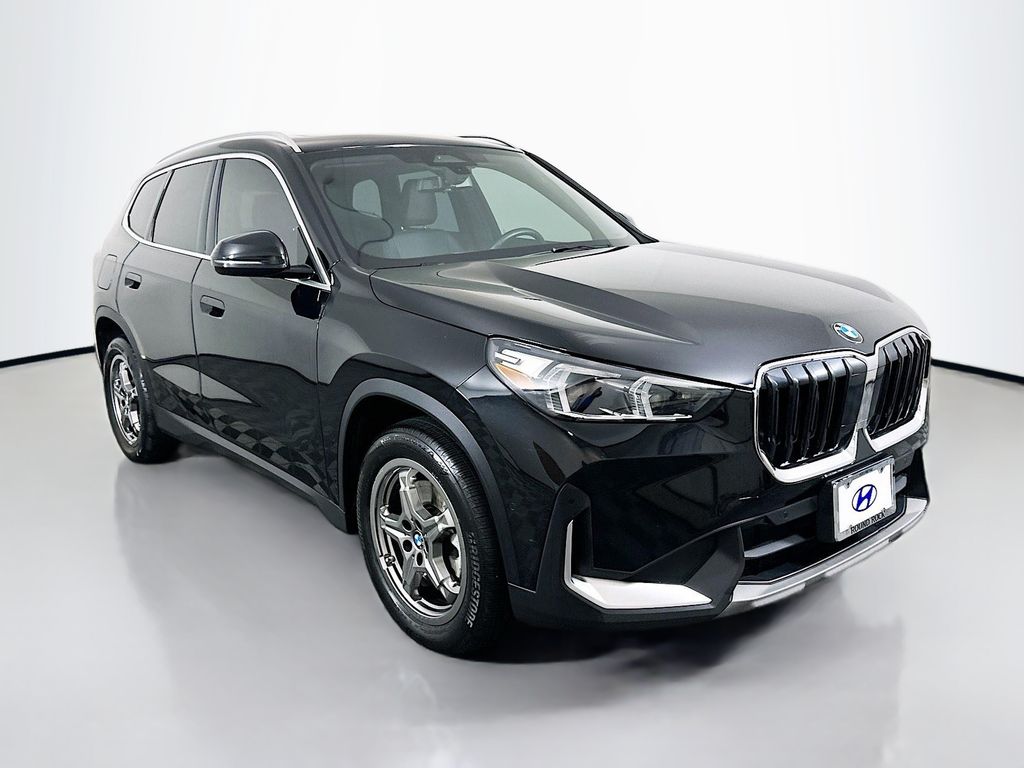 Thumbnail: 2023 BMW X1 - 3
