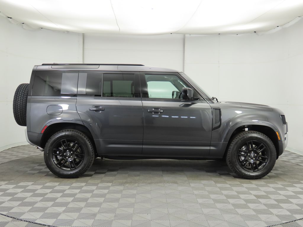 2025 Land Rover Defender 110 4