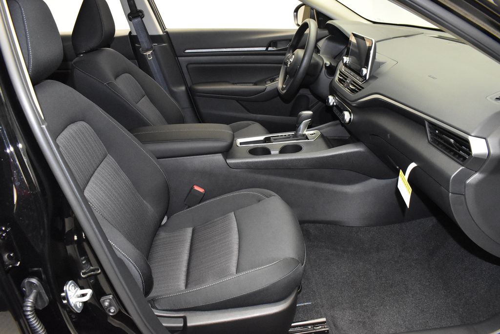 Thumbnail: 2025 Nissan Altima - 23