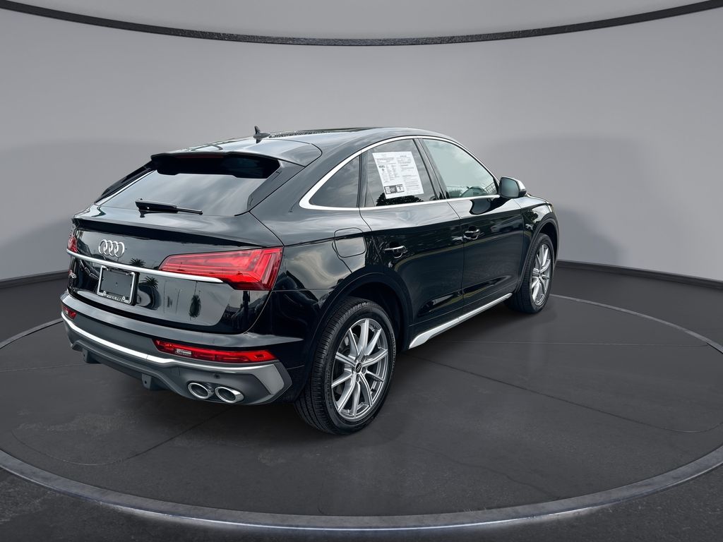 Thumbnail: 2024 Audi SQ5 - 11
