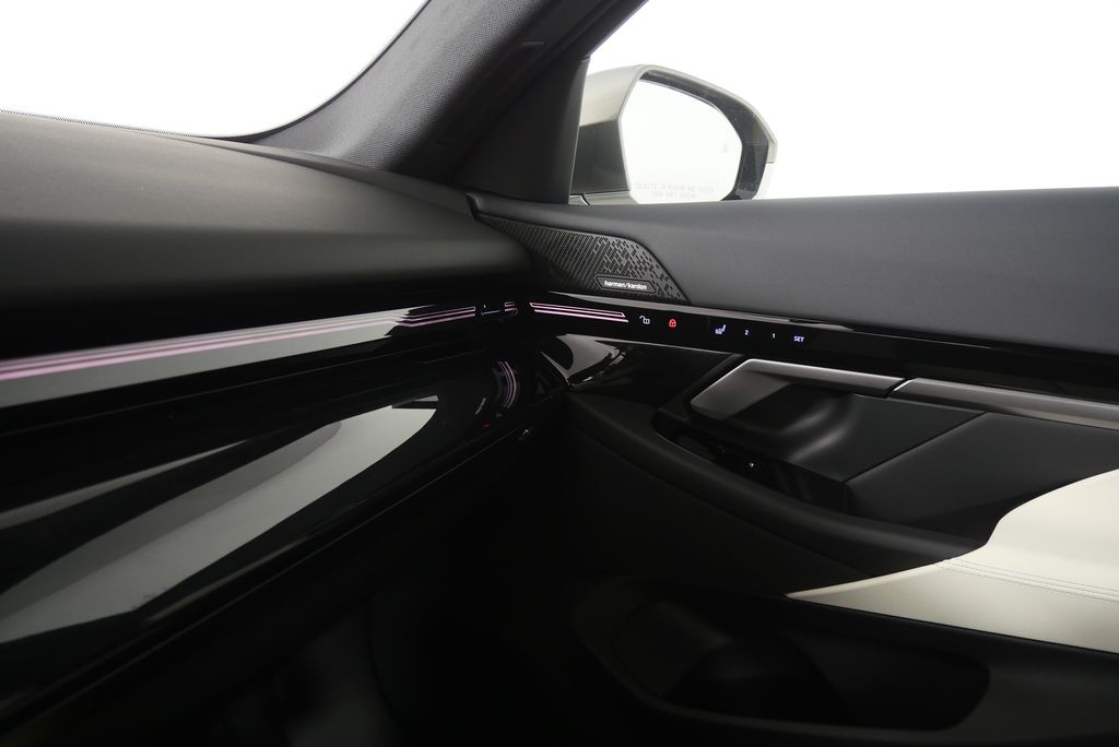 Thumbnail: 2026 BMW 5 Series - 26