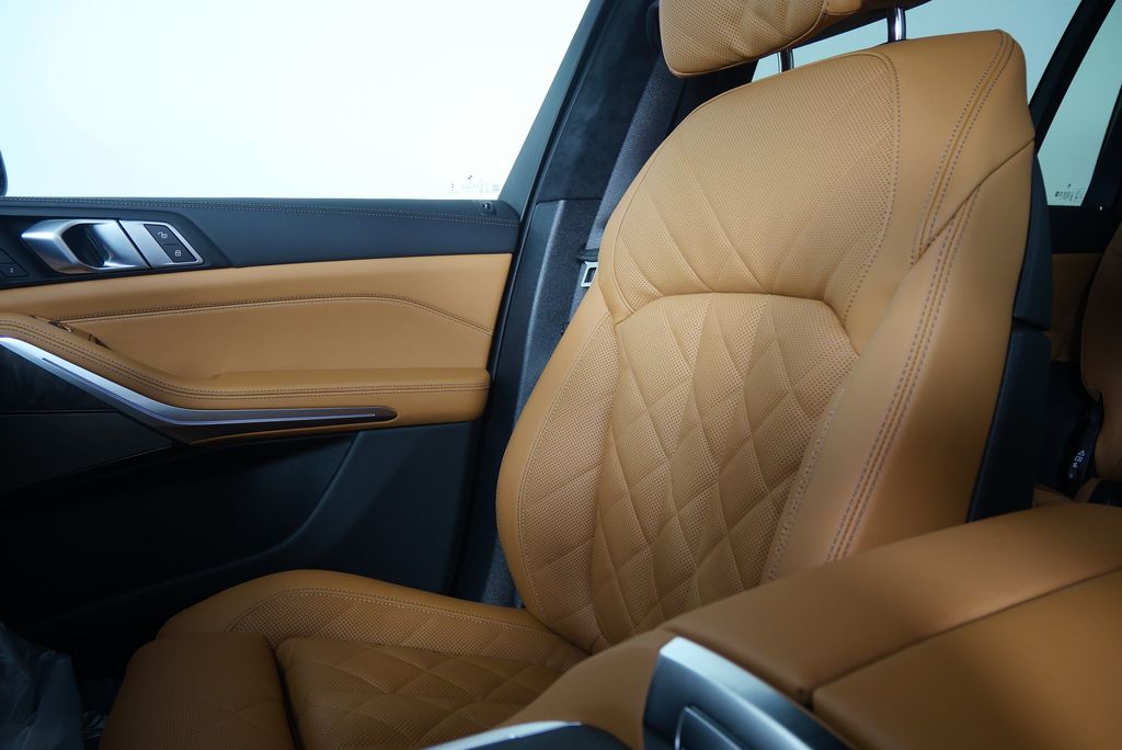 Thumbnail: 2026 BMW X7 - 24