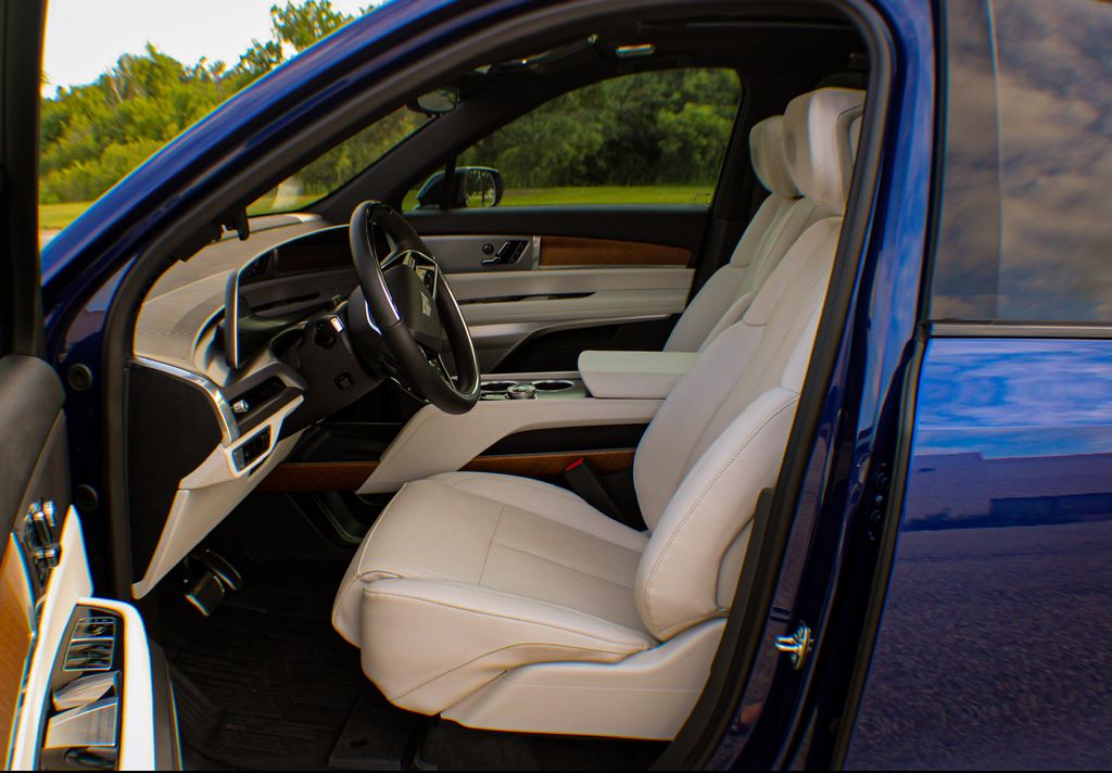 Interior 16
