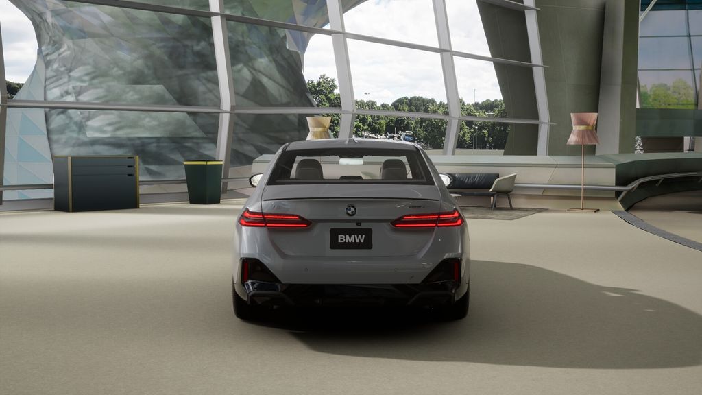Thumbnail: 2026 BMW i5 - 5