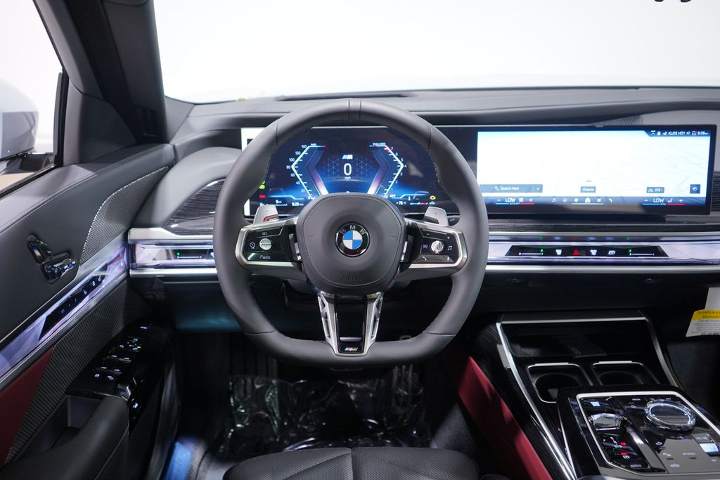 Thumbnail: 2026 BMW 7 Series - 10