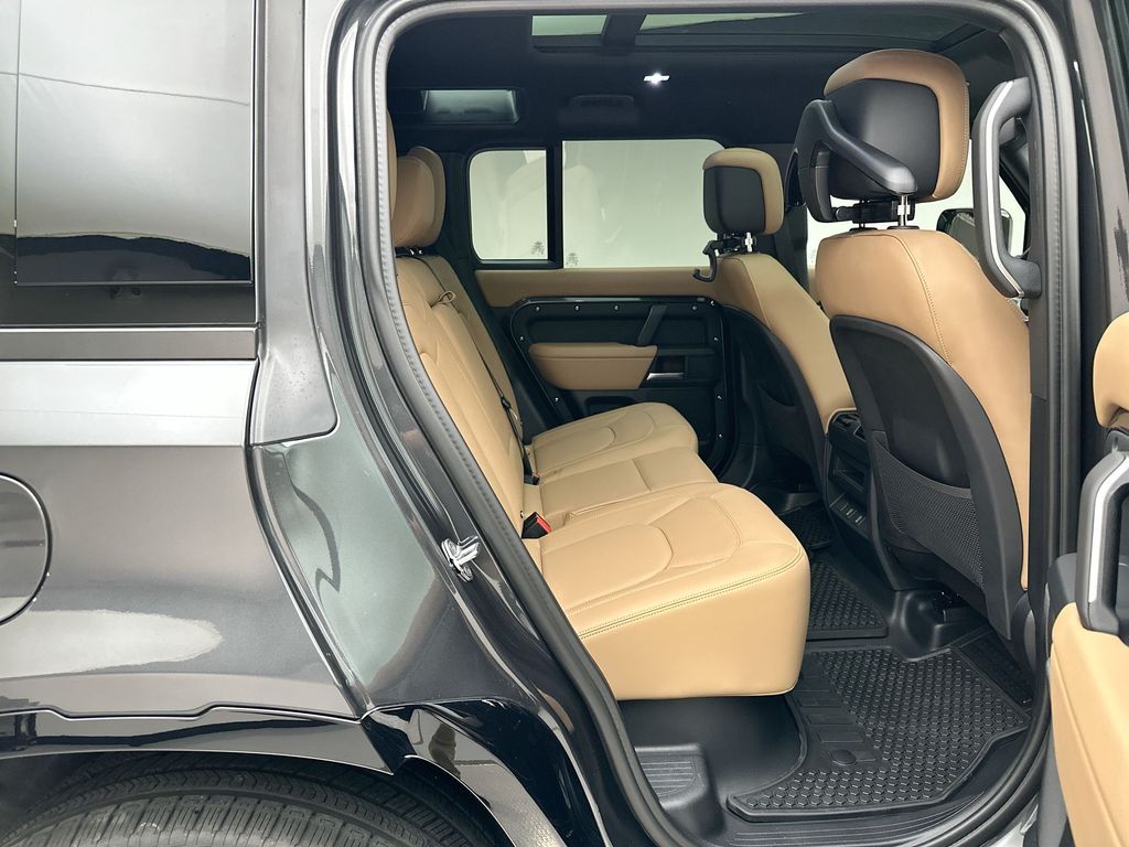 Thumbnail: 2026 Land Rover Defender - 7