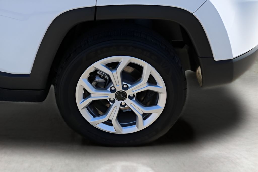 Used Car 2025 Jeep Compass  Latitude For Sale Under $25,000 In Austin, Texas