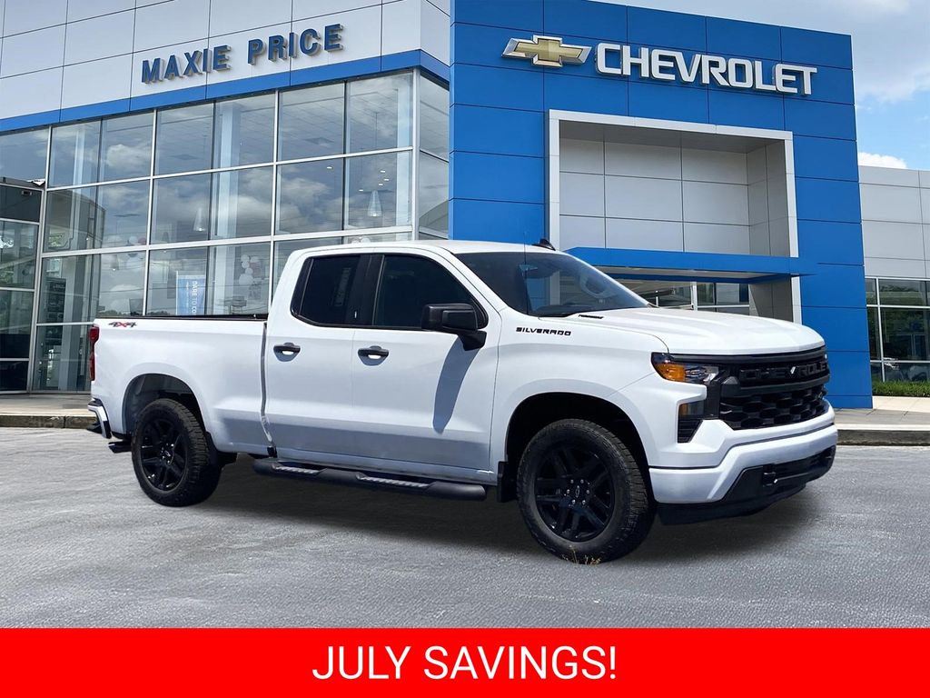 Summit White 2026 Chevrolet Silverado 1500 Pickup Truck Four-Wheel Drive 8-Speed Automatic