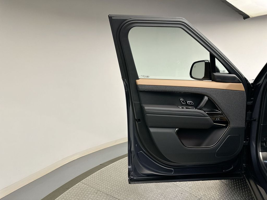 Thumbnail: 2024 Land Rover Range Rover Sport - 14