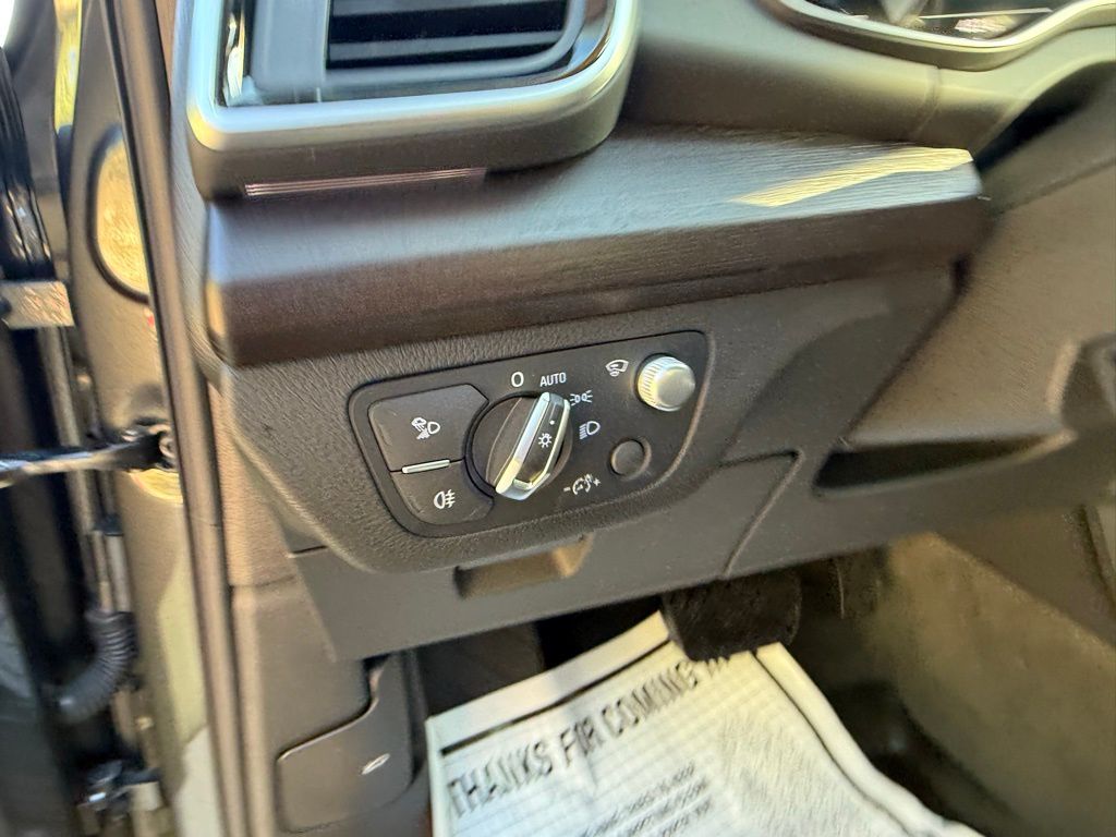 Thumbnail: 2025 Audi Q5 - 11